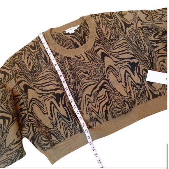 Good American Swirl Intarsia Crop Boxy Sweater NWT
Size 5/6 in Sepia002 - Picture 13 of 15
